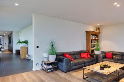 Akoestische spanplafonds leefruimte en keuken in residentiële woning