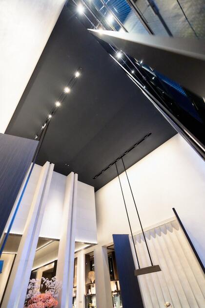 Plafonds tendus acoustiques et plafonds lumineux imprimés de la réserve de Knokke